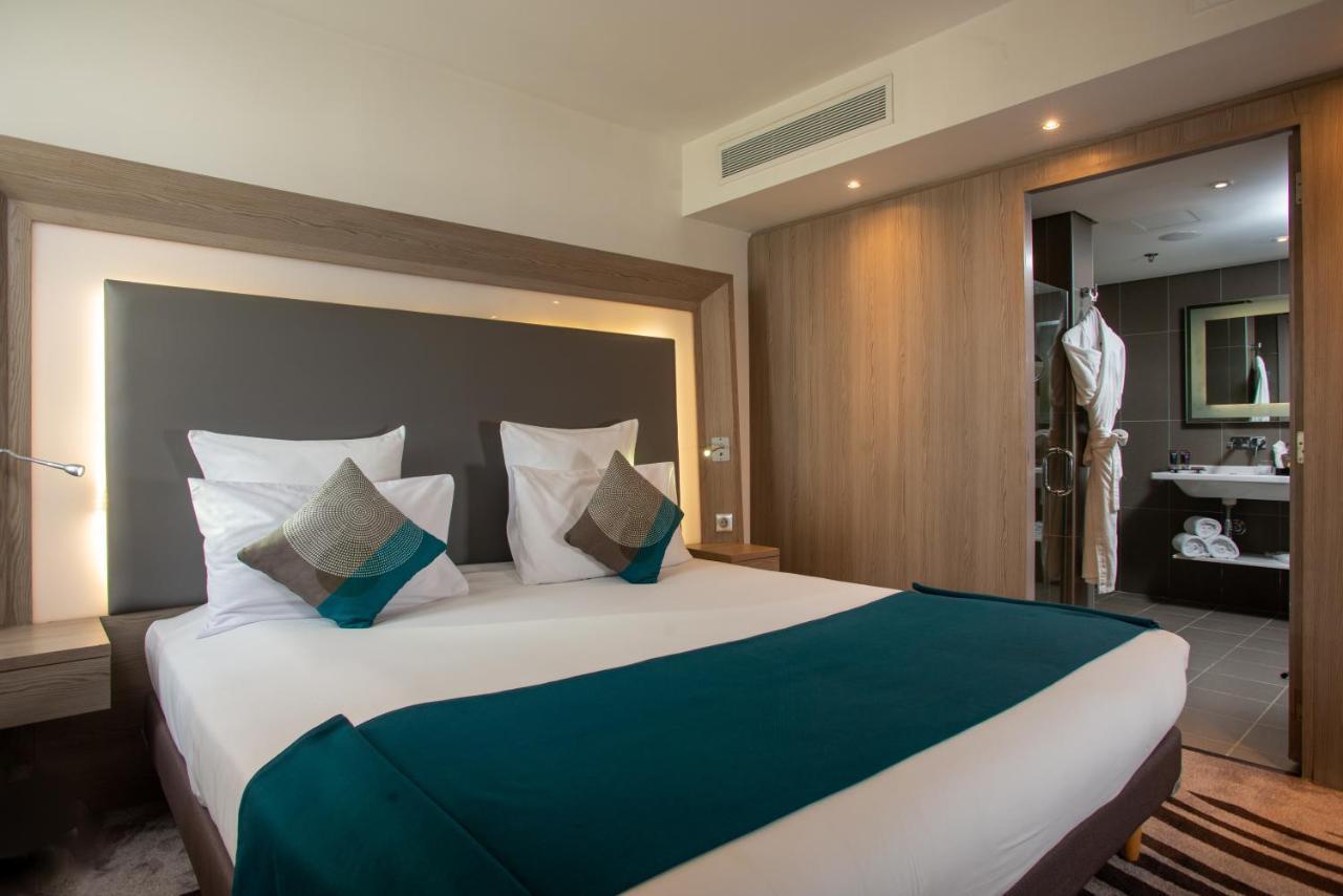 King Suite with Sofa