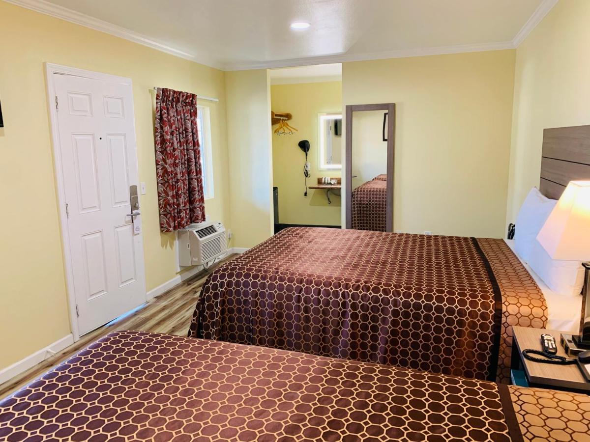Queen Room Two Queen Beds