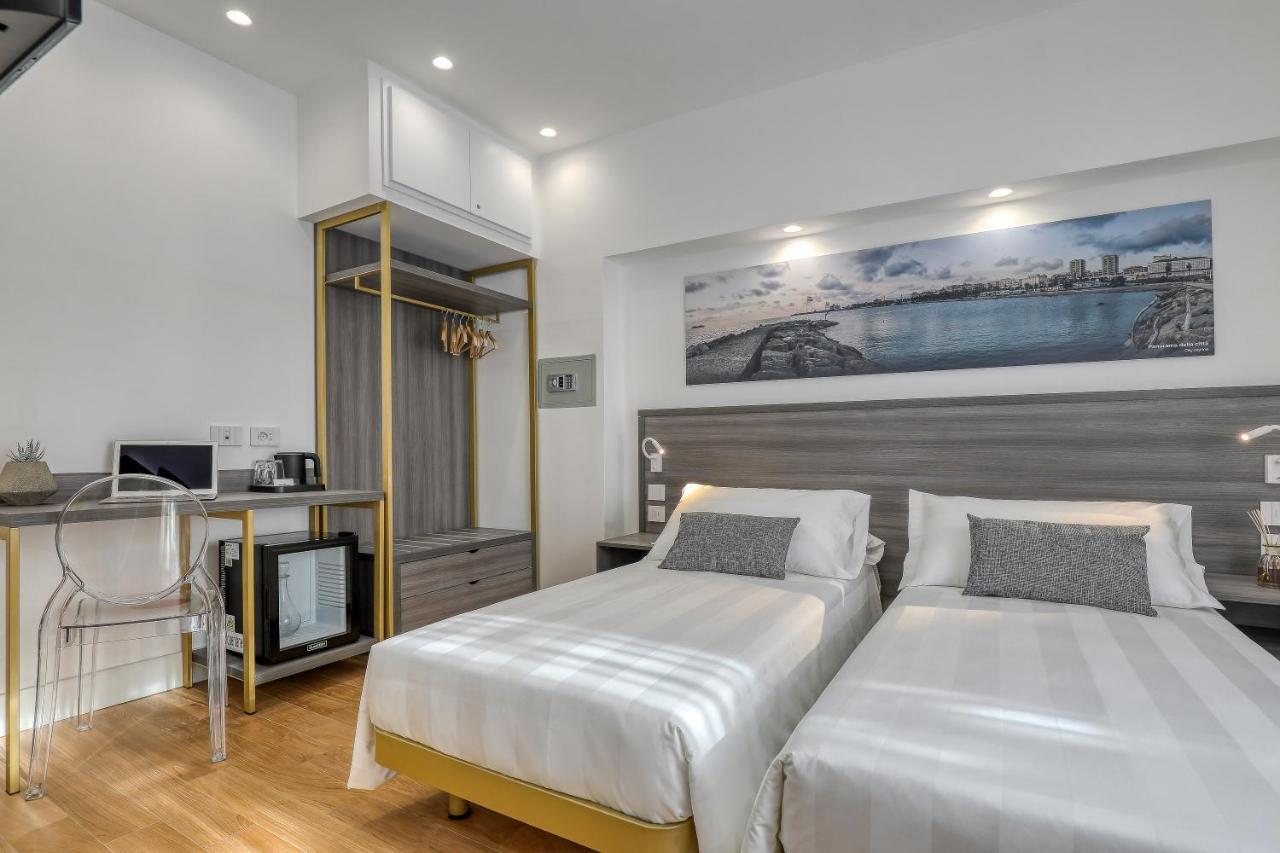 Twin Room Private Bathroom