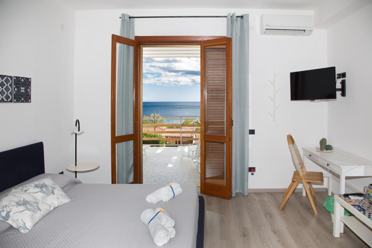 Deluxe Double Room Balcony Sea View,1066945927:JPEG