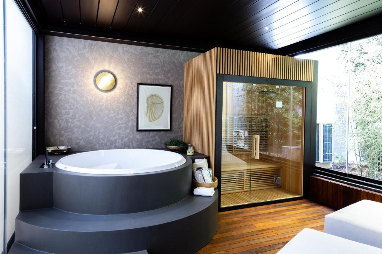 Junior Suite Spa Bath,1067927461:JPEG