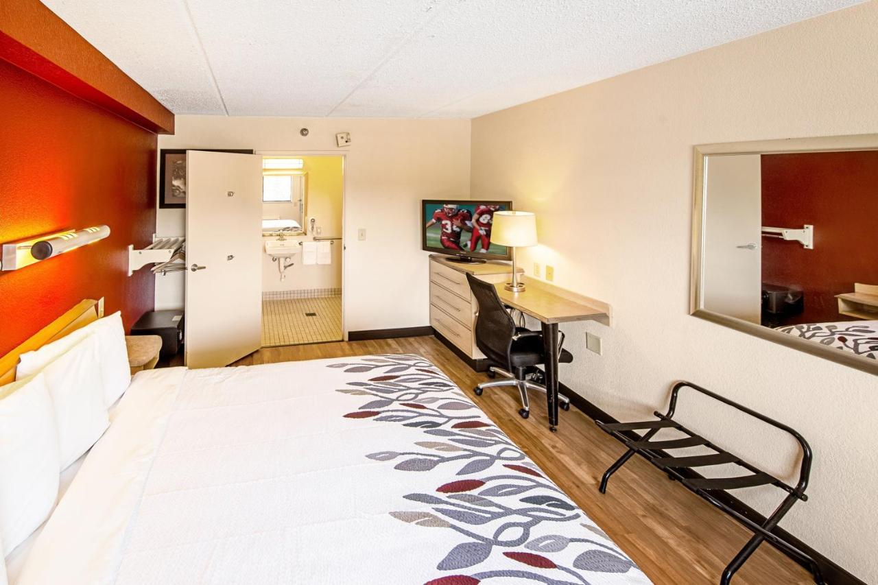 Superior King Room Disability Access Smoke