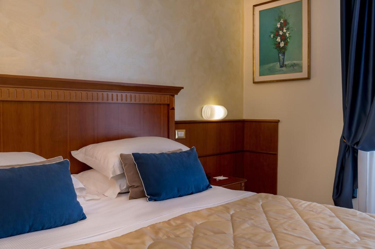 Quadruple Room with Lateral Sea View,1068209497:JPEG