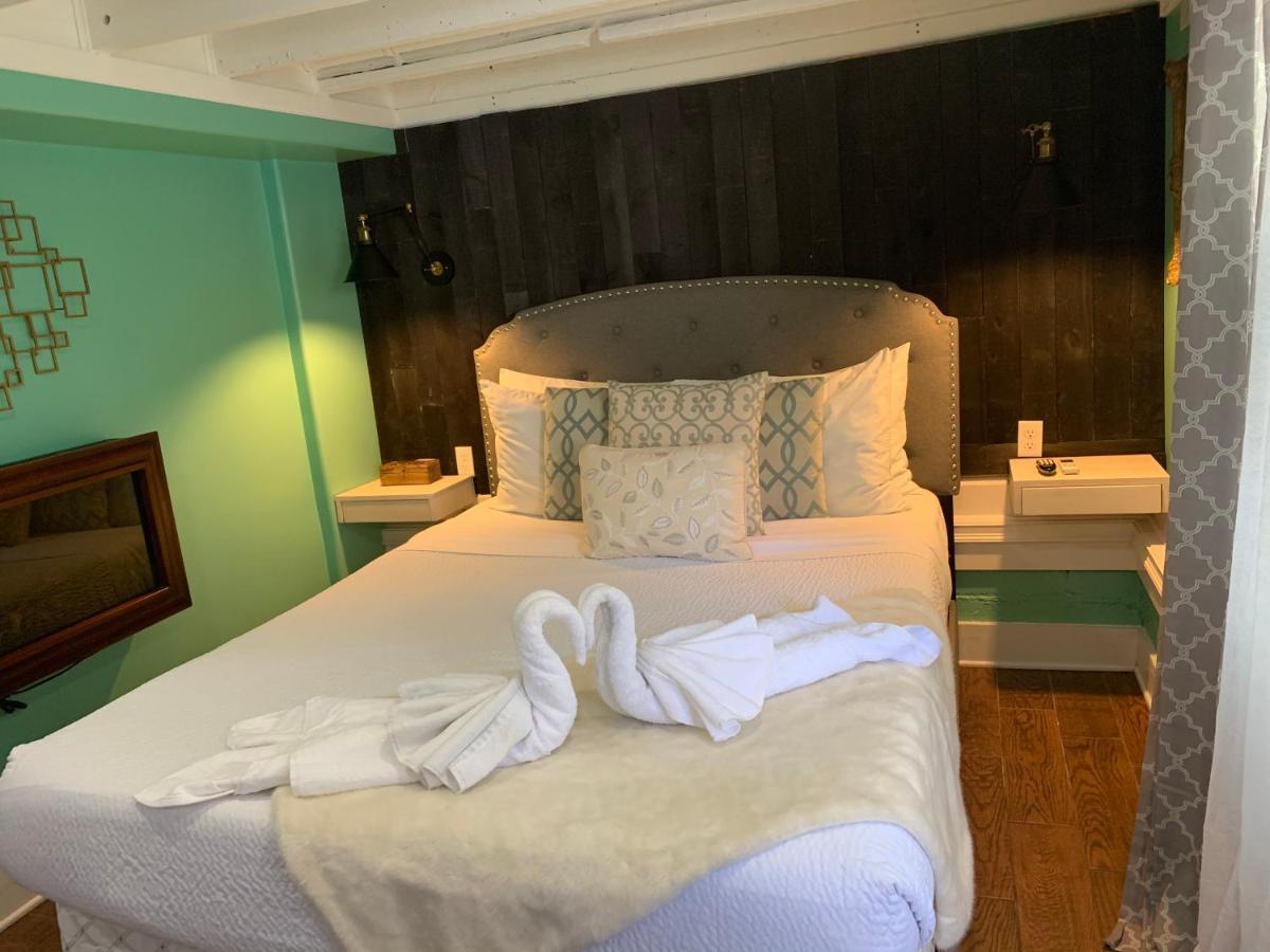 Queen Room Spa Bath