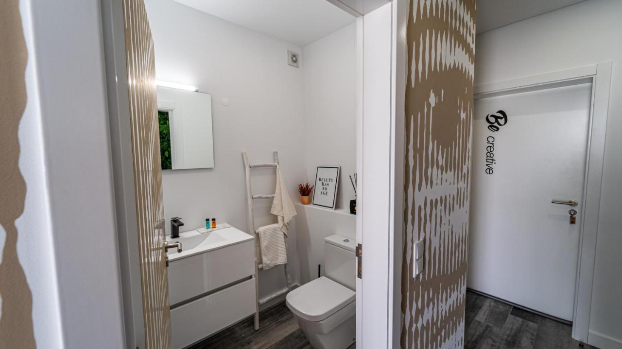 Double or Twin Room Private External Bathroom