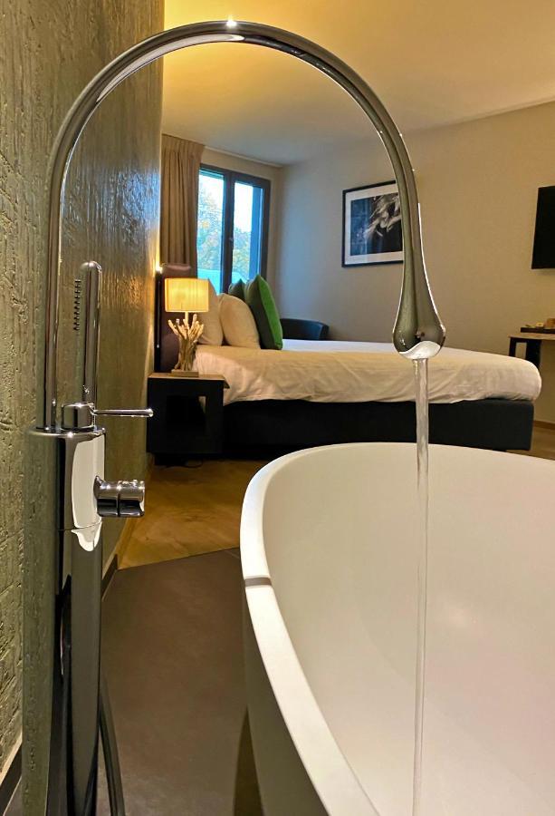 Deluxe Double Room Bath