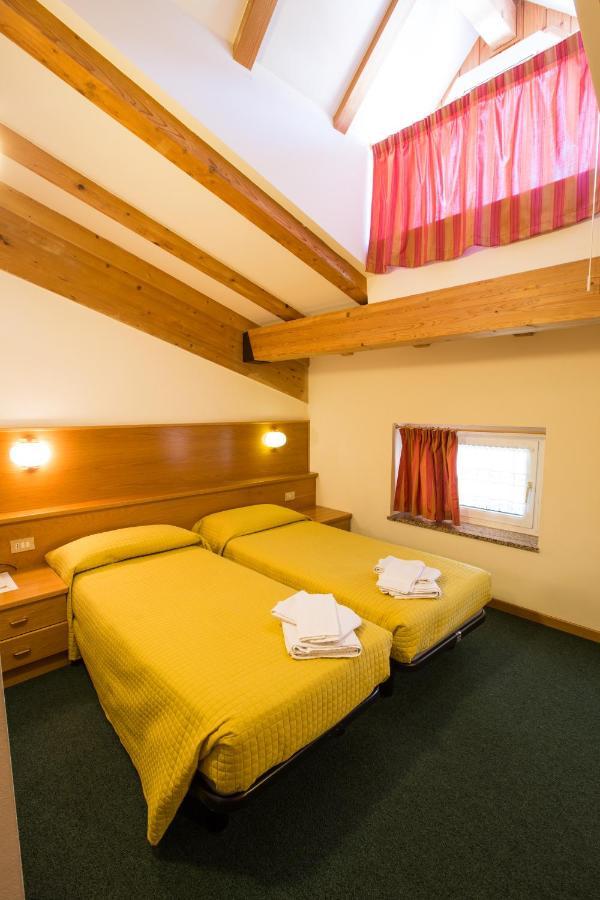 Economy Double or Twin Room,1589331047:JPEG