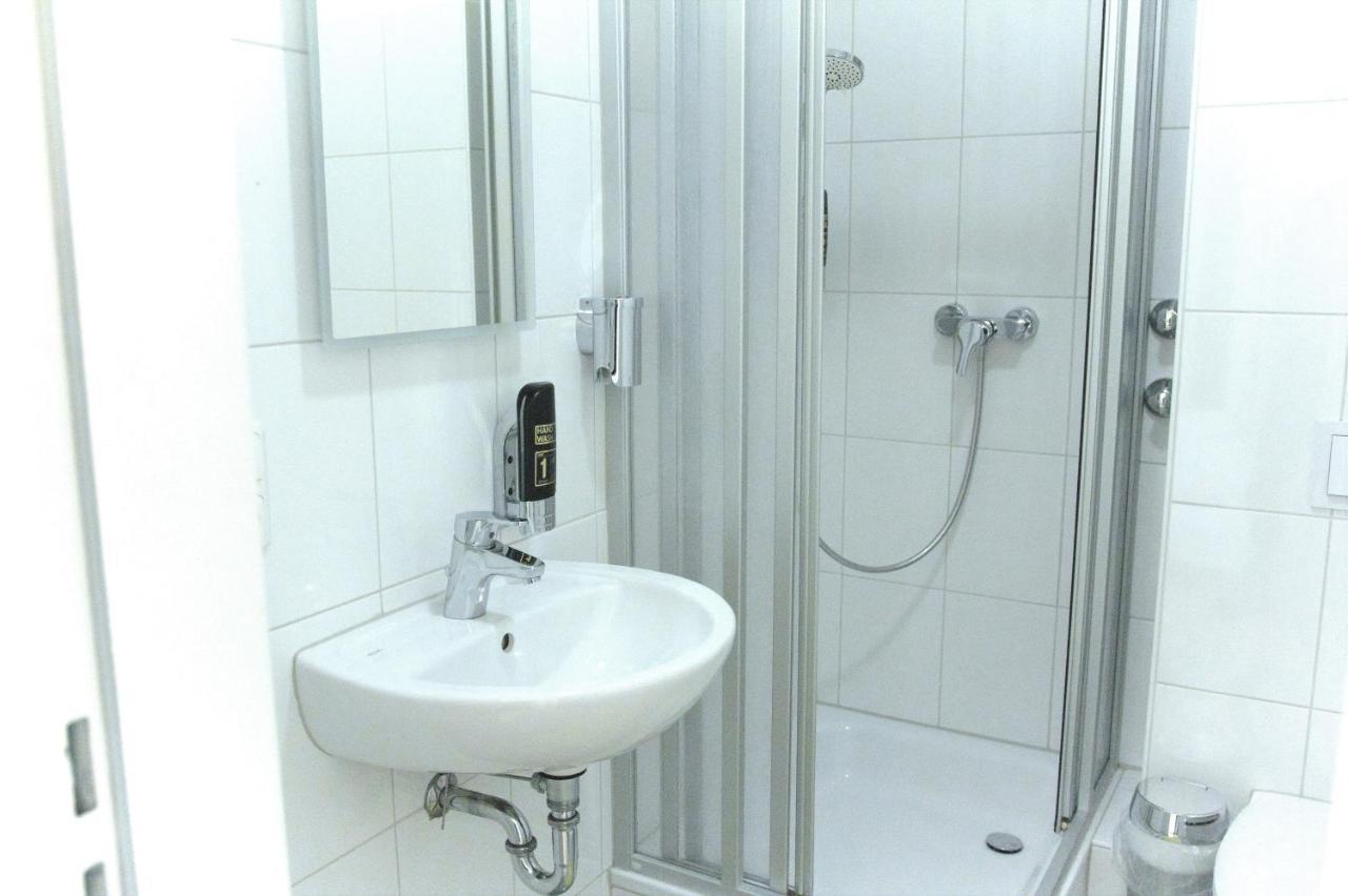 Single Room,1069564144:JPEG