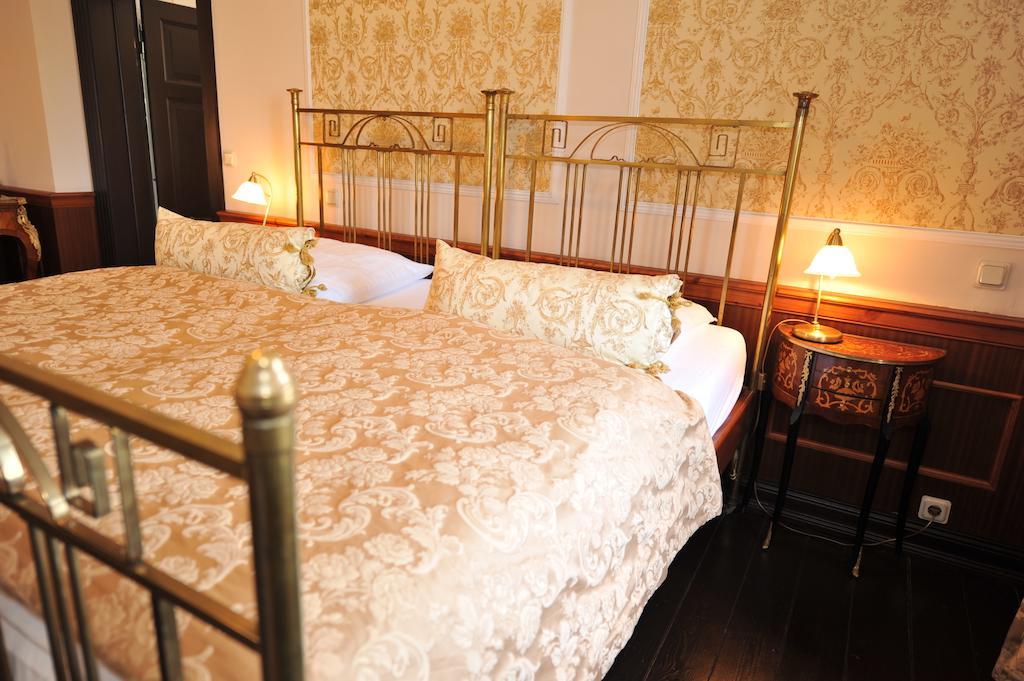 Deluxe Double Room Bath