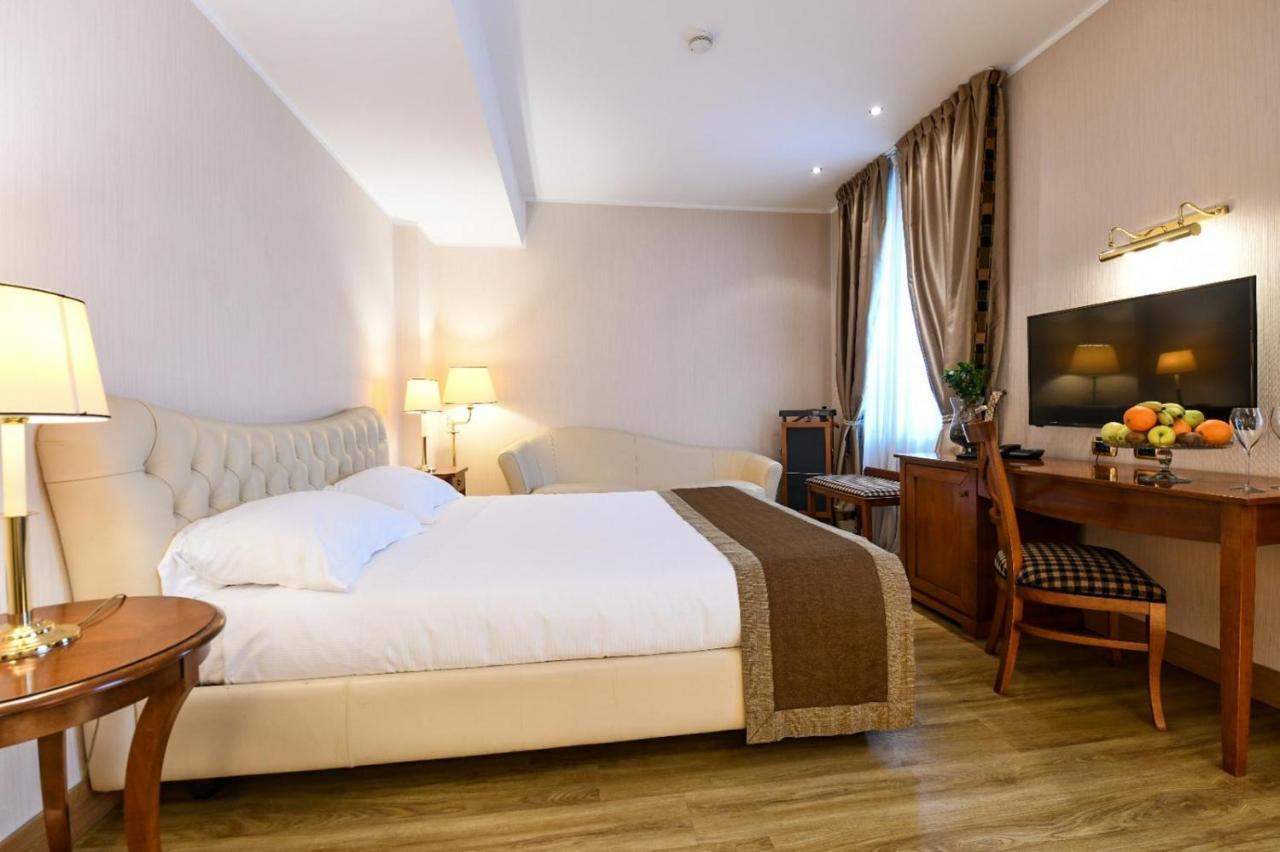 Deluxe Double Room Bath