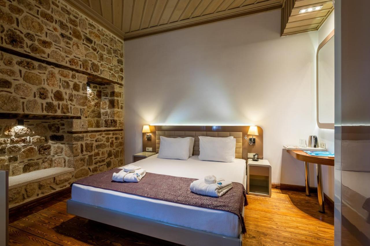 Standard Double Room Side Sea View