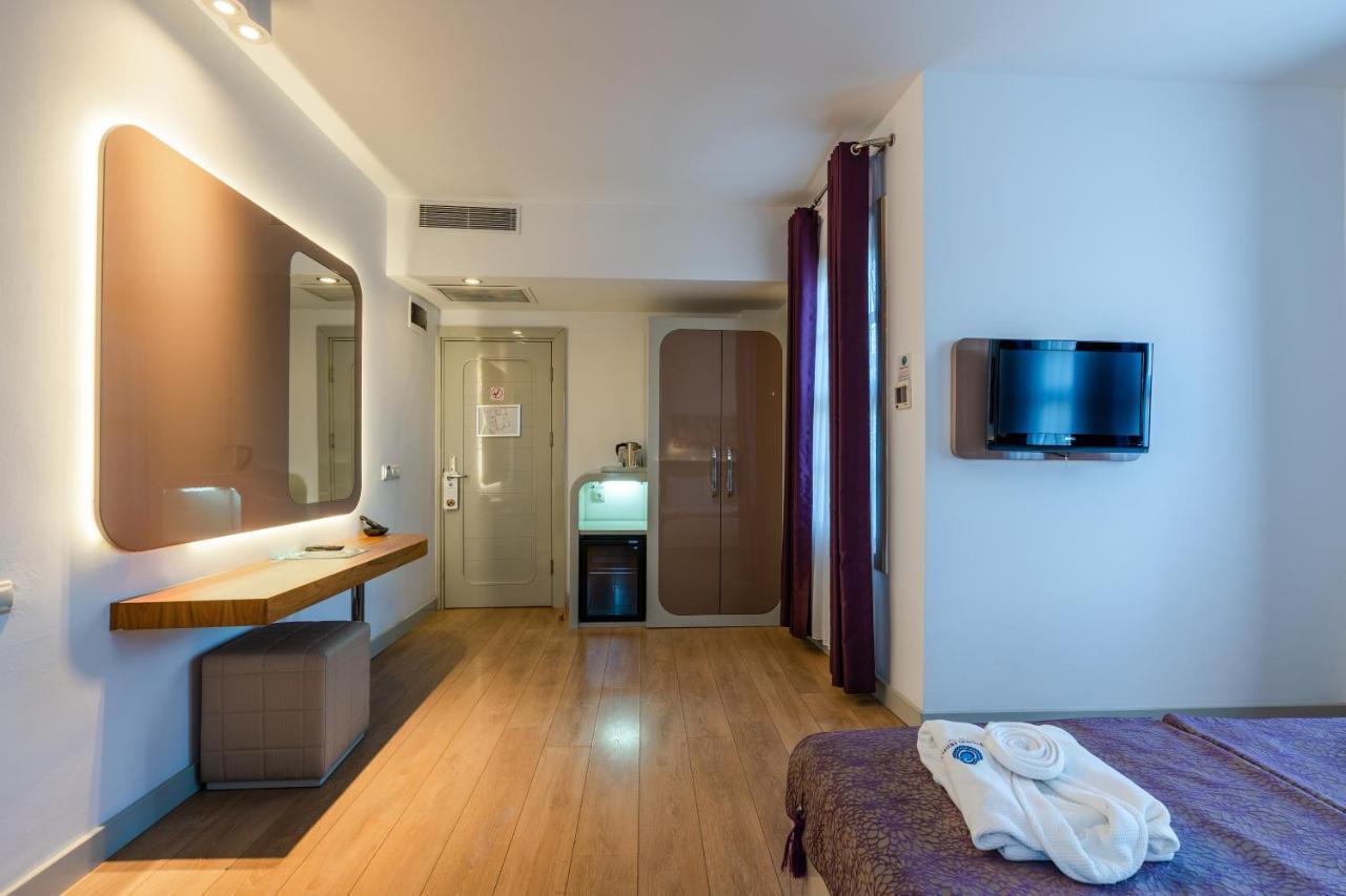 Standard Double Room Side Sea View