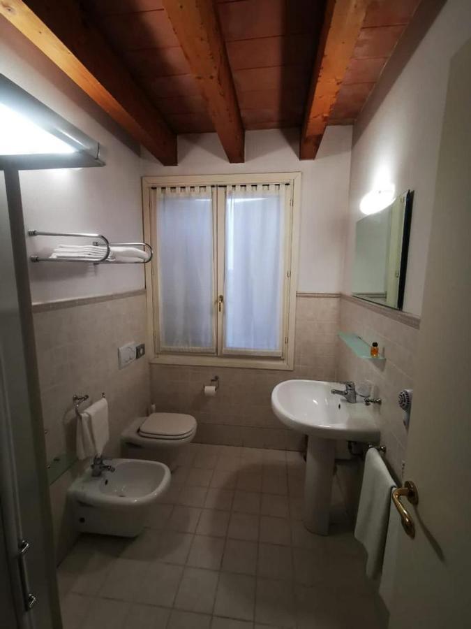 Single Room Bathroom,1637790275:JPEG