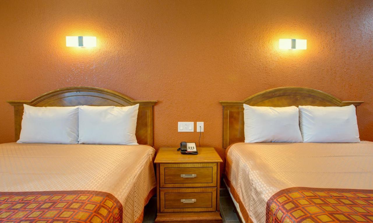 Queen Room Two Queen Beds Non-Smoking
