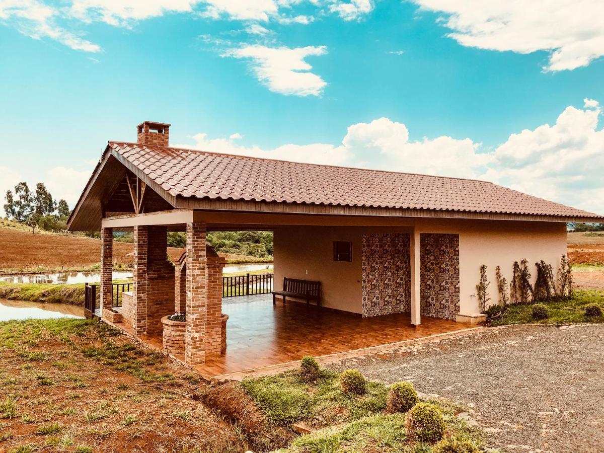 Bungalow Water Front,1073983666:JPEG