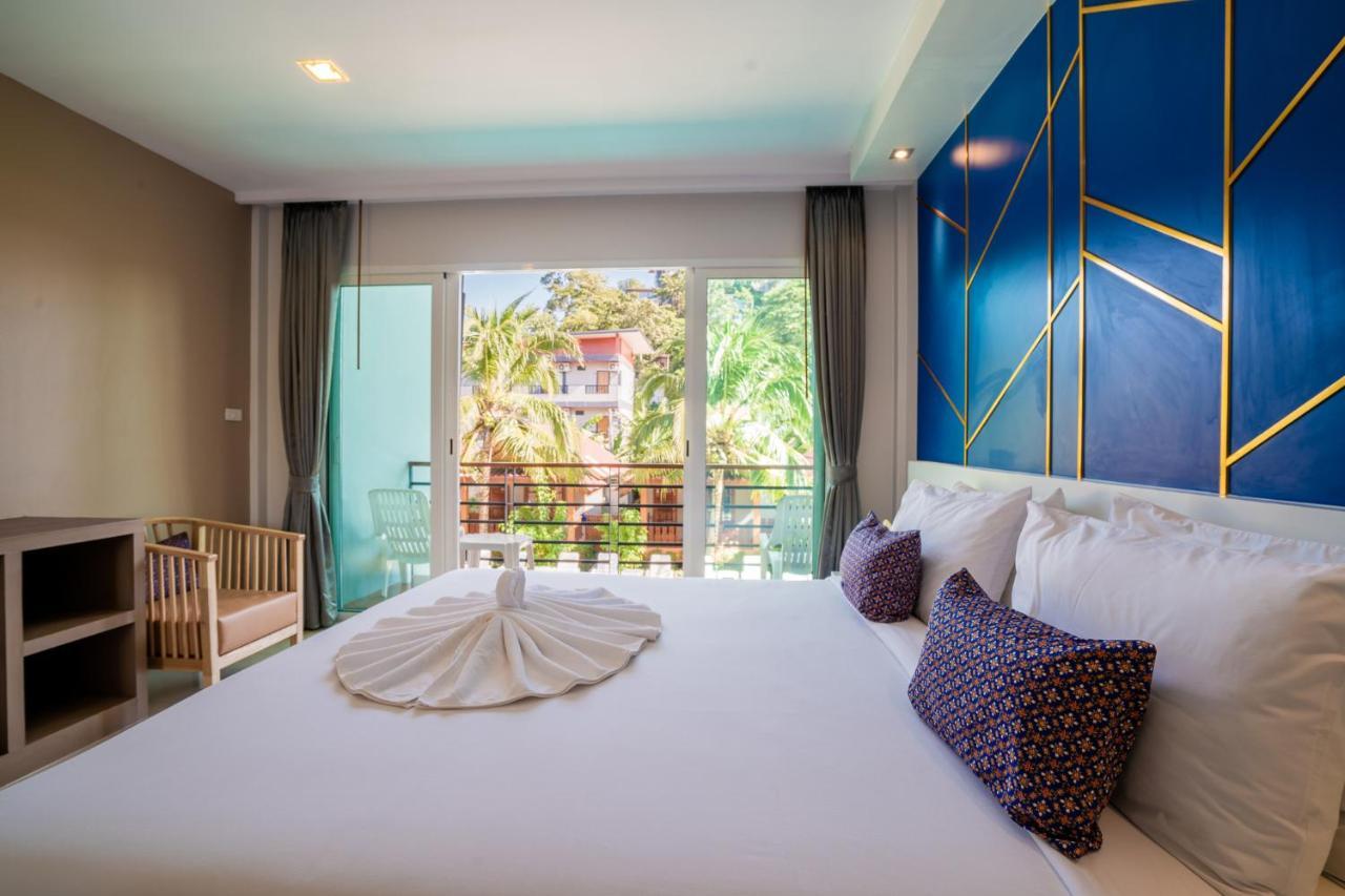 Deluxe Double Room Pool View