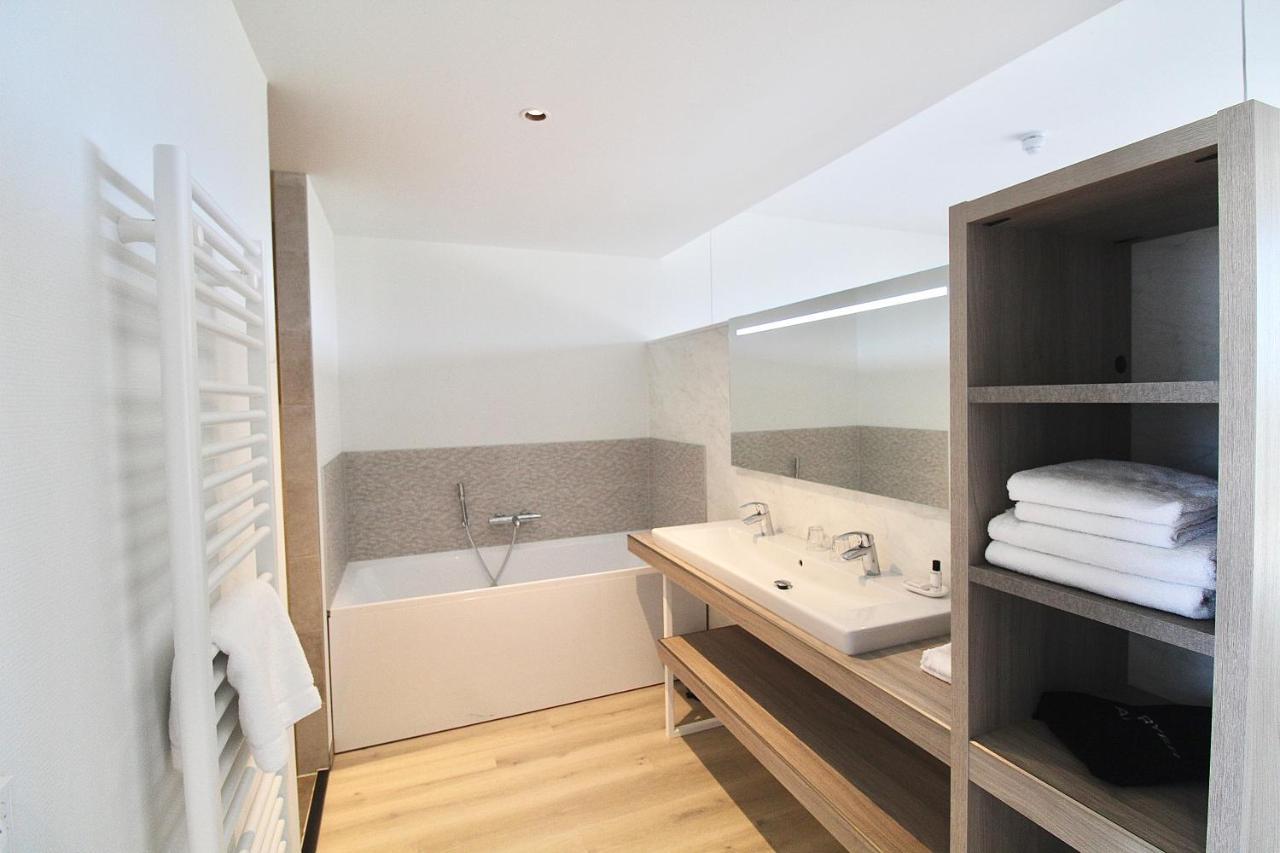 Deluxe Double Room Bath