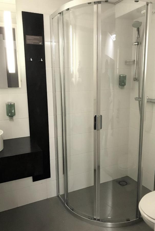 Standard Single Room,1073606398:JPEG