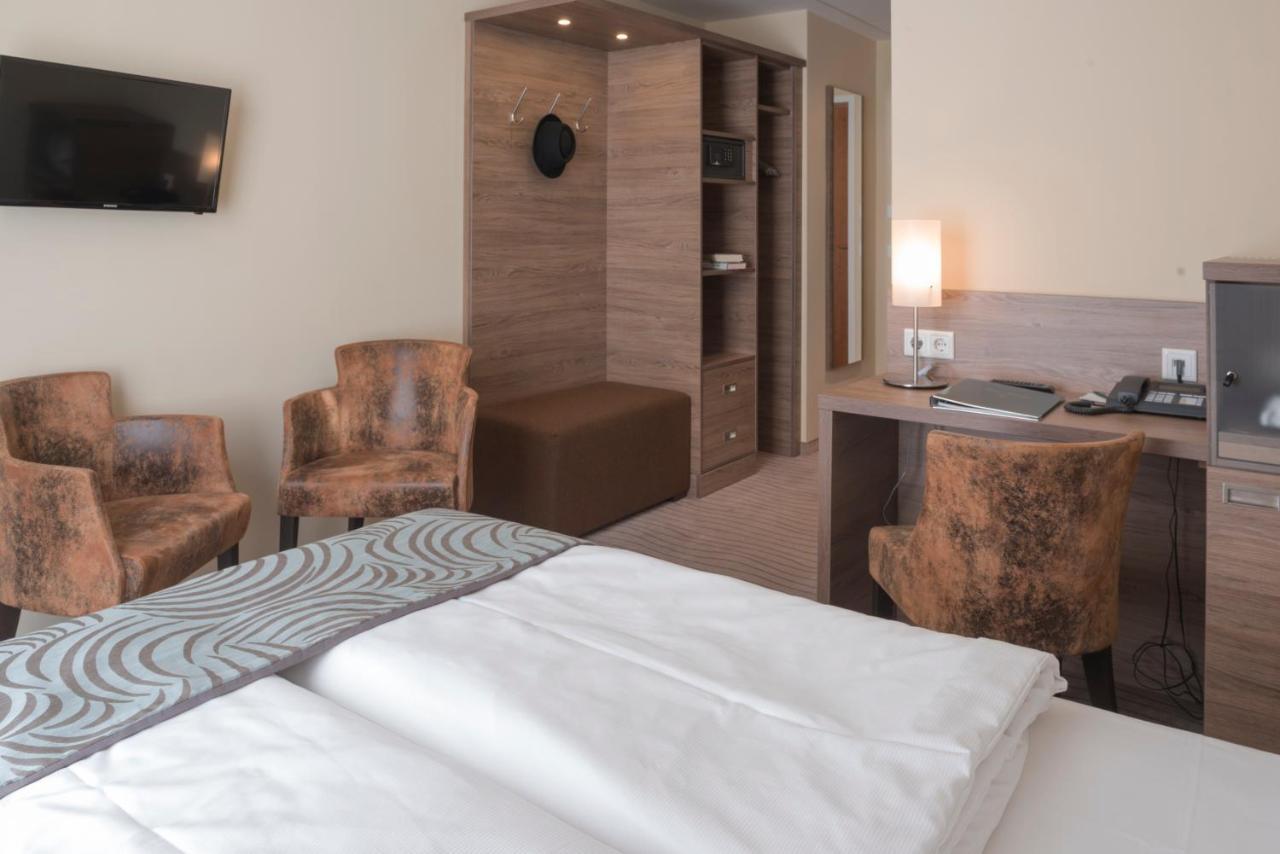 Small Queen Room Air Conditioning