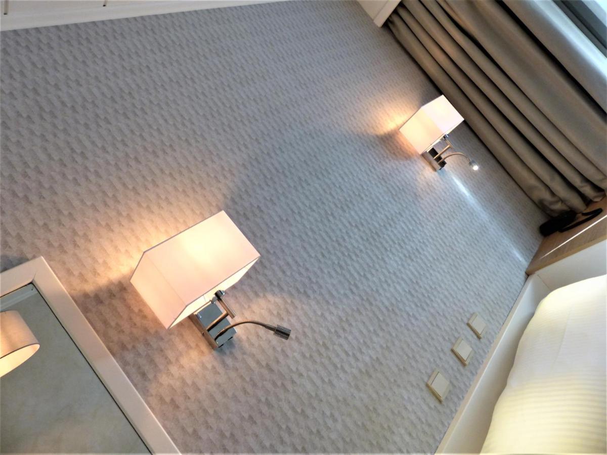 Double Room Shower