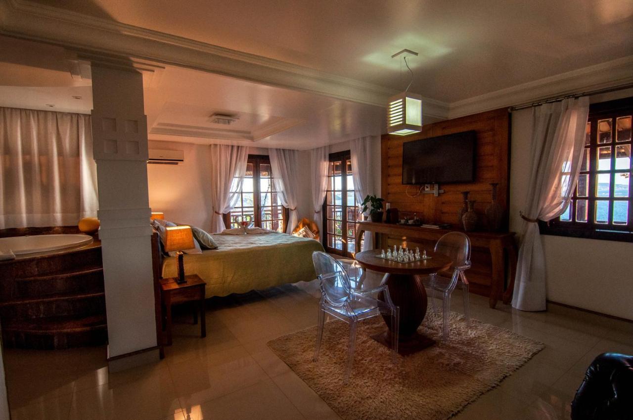 King Suite Spa Bath
