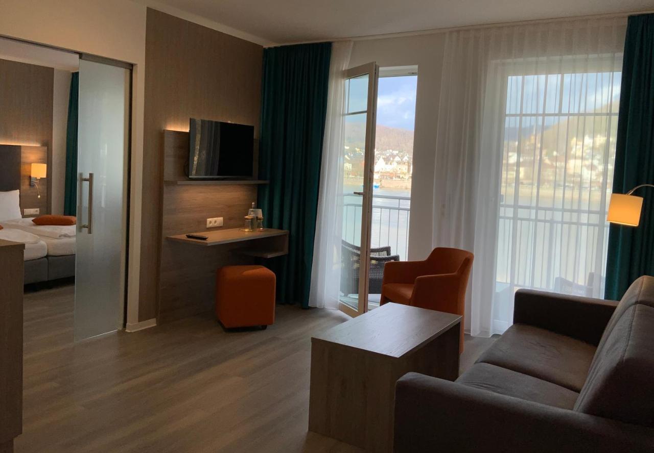 Suite Balcony River View