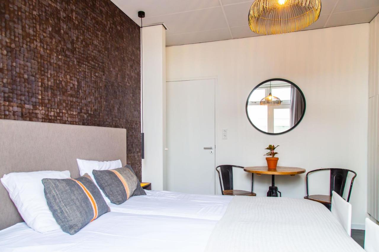 Deluxe Double Room Bath,1088827990:JPEG