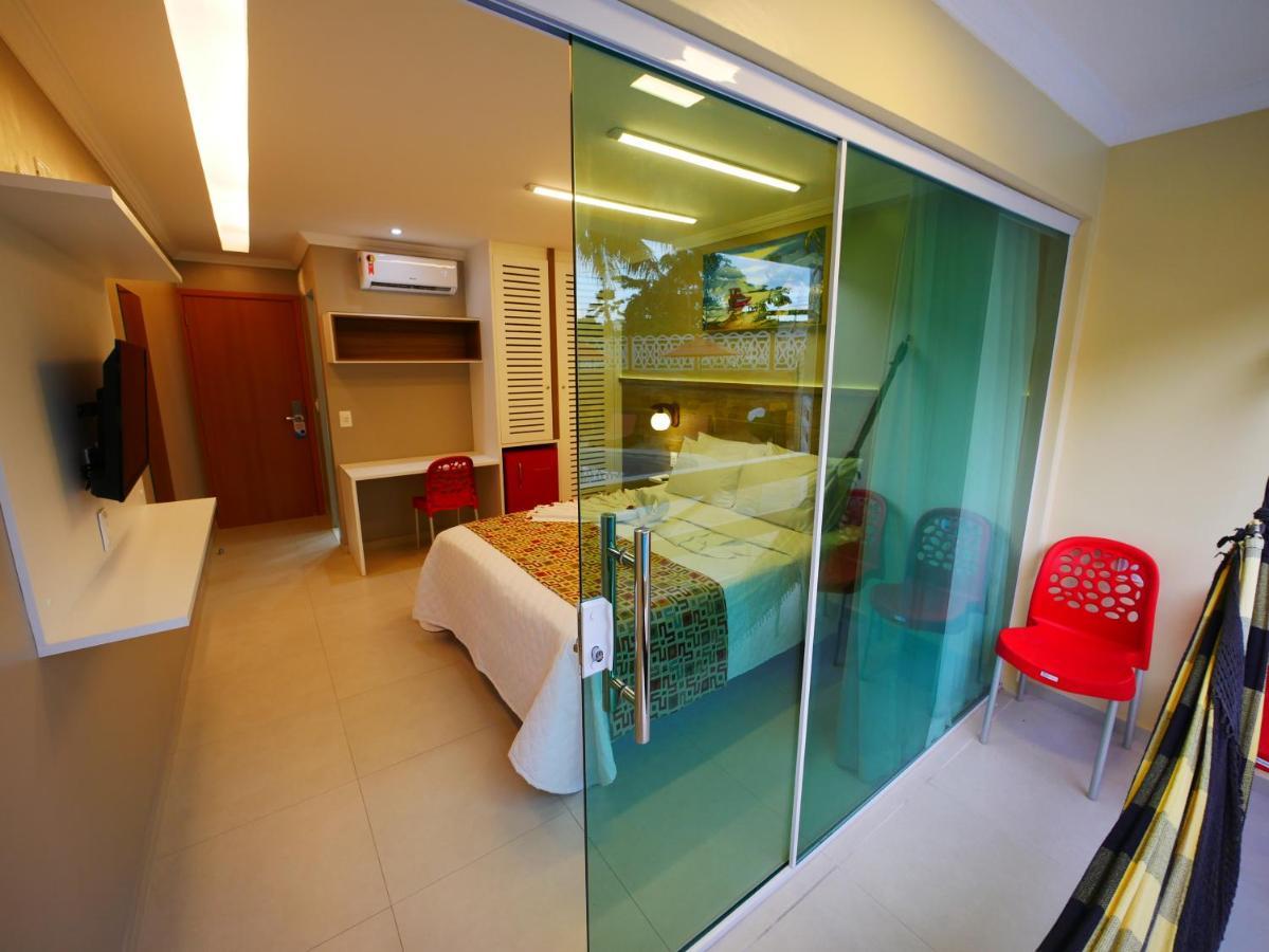 Master Casal com Varanda Vista Piscina