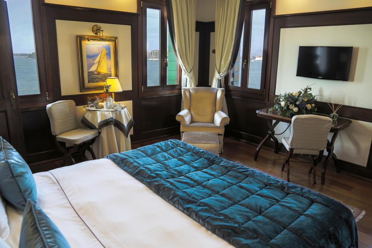 Premium Room with Lagoon View,1075713928:JPEG