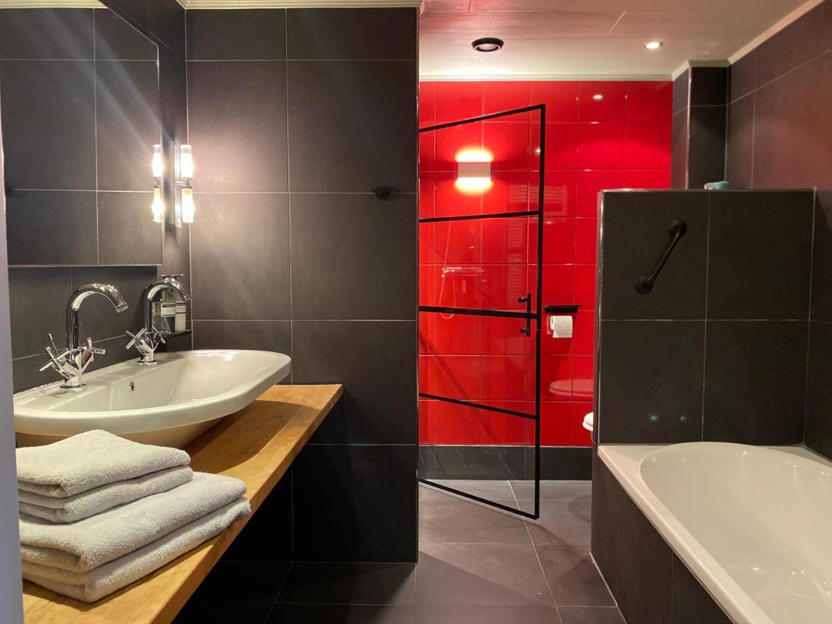 Deluxe Double Room Bath