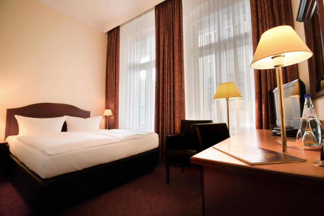 Small Double Room,68208431:JPEG