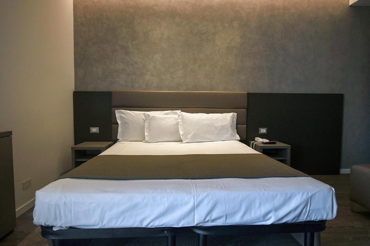 Triple Room,1076758435:JPEG