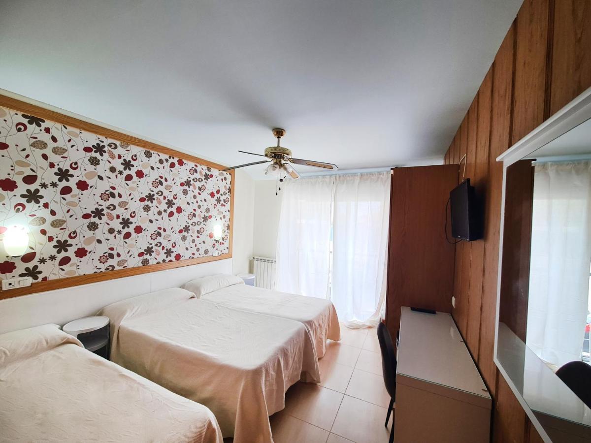 Triple Room,1094432742:JPEG