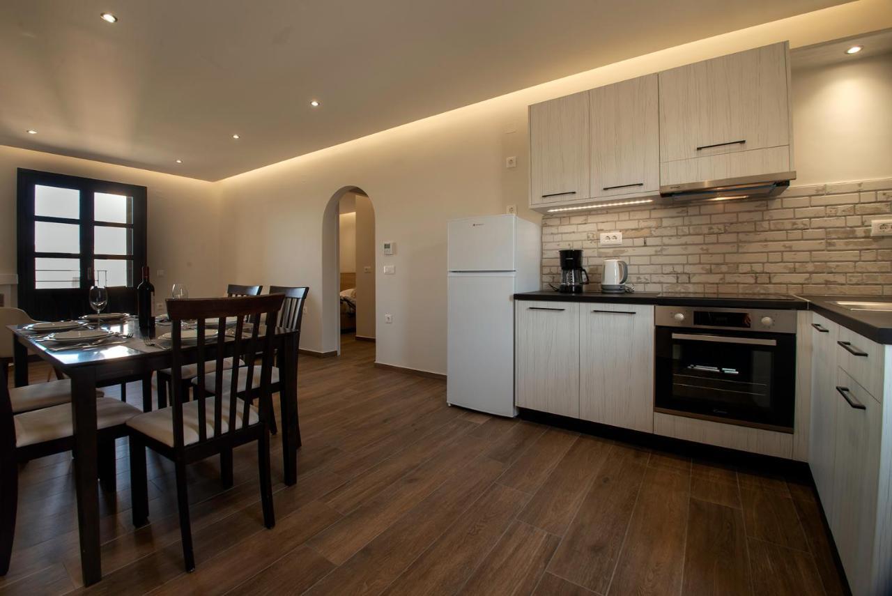 Two-Bedroom Apartment,1077988519:JPEG