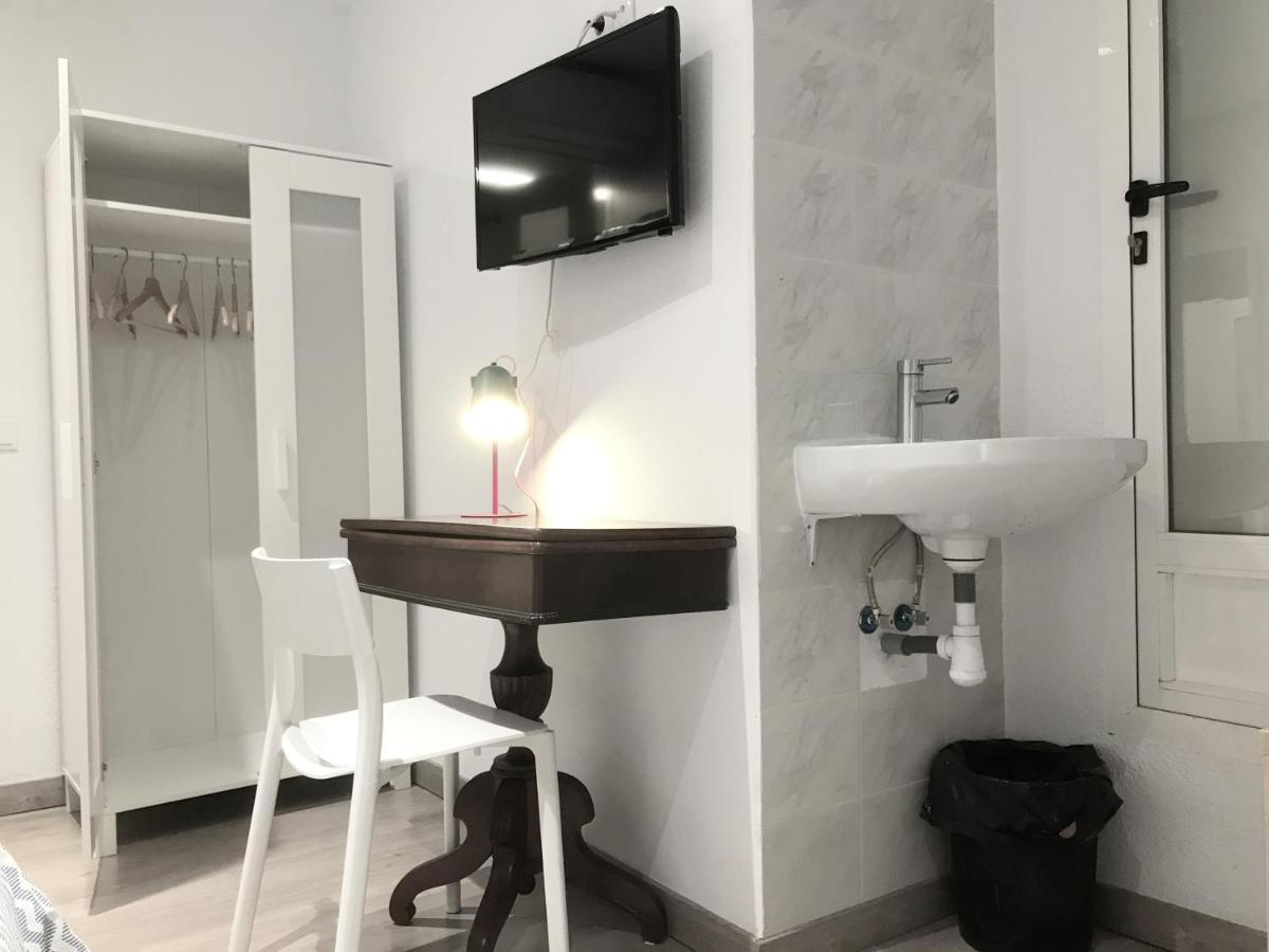Single Room Shared Toilet