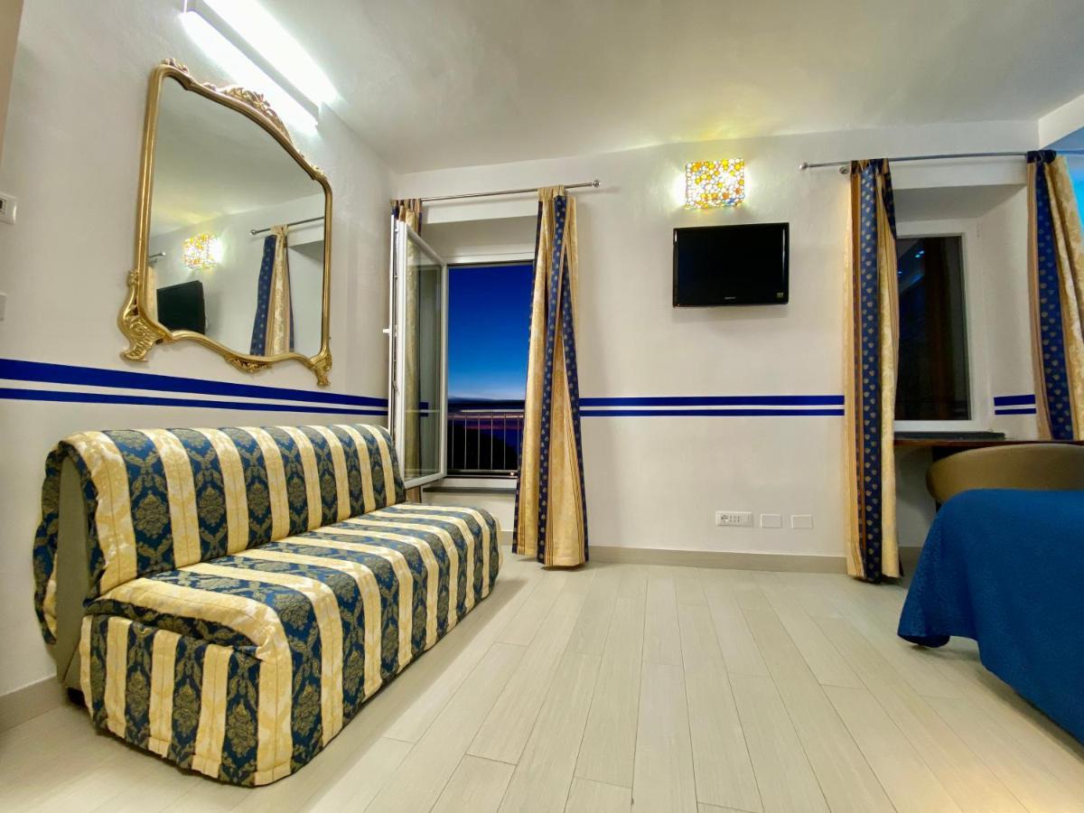 Quadruple Room Sea View