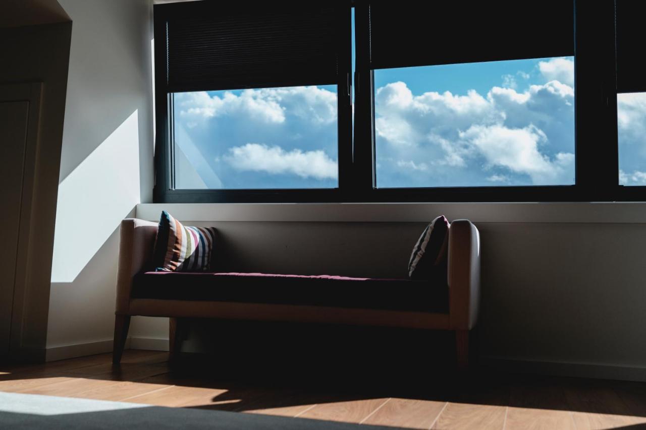 Suite,1078313812:JPEG