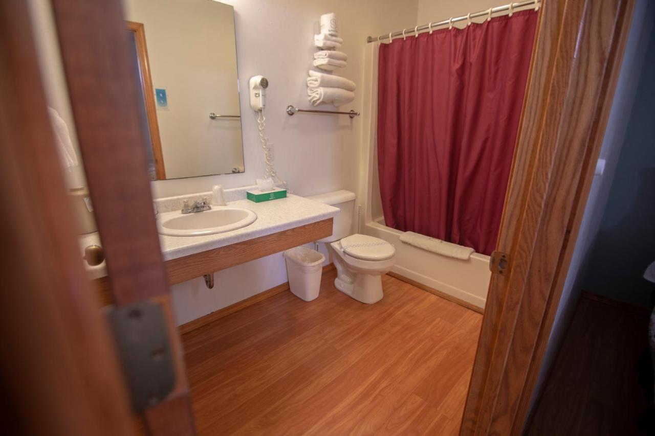 Queen Suite