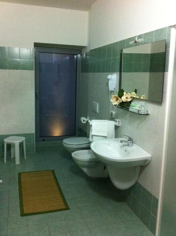 Single Room,1030985758:JPEG