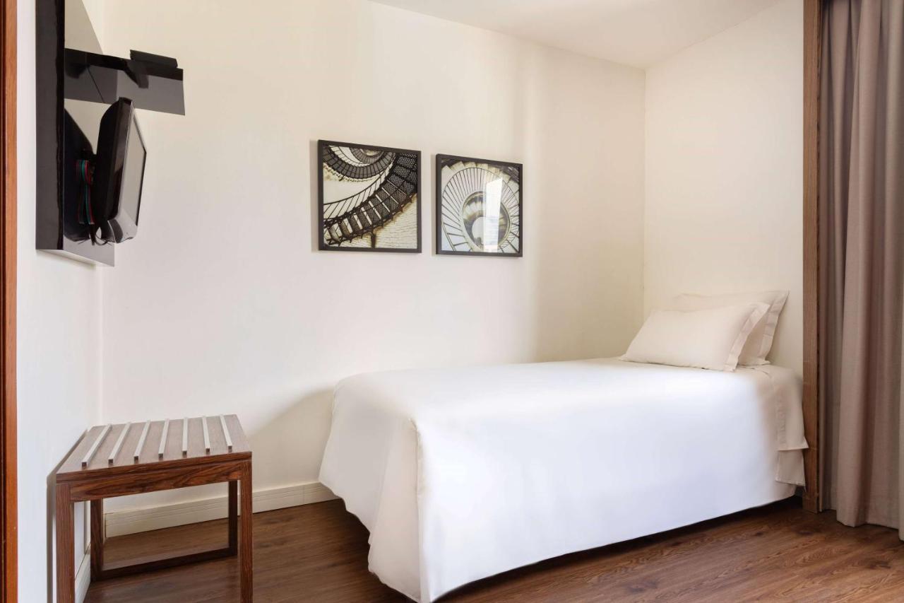 Deluxe Suite 2 Twin Beds Non Smoking,1277416111:JPEG