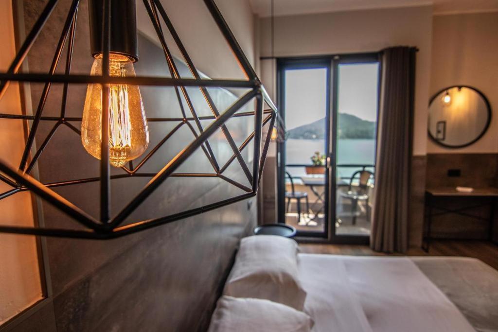 King Room Lake View,1498626184:JPEG