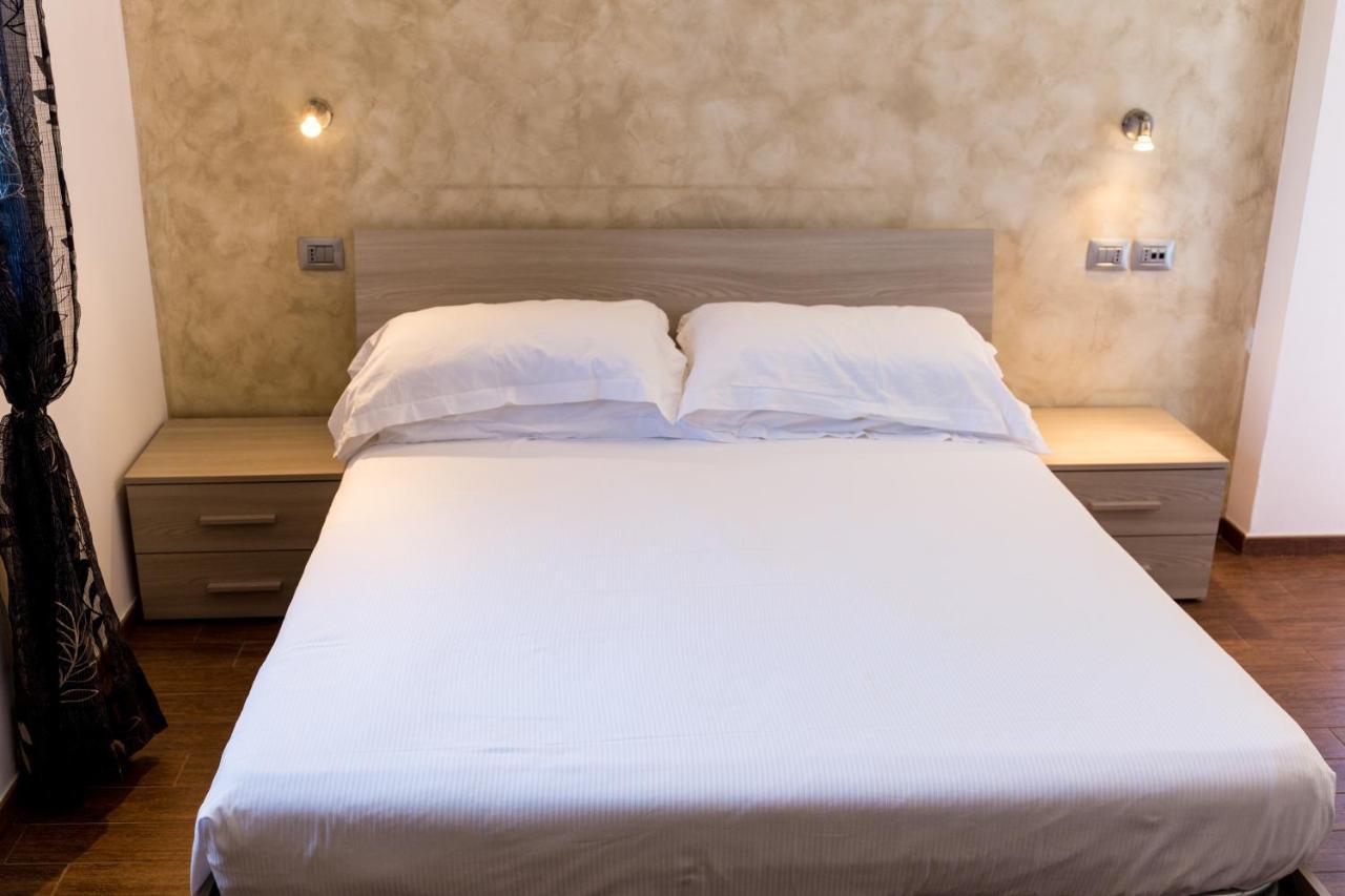 Deluxe Triple Room,1415429631:JPEG