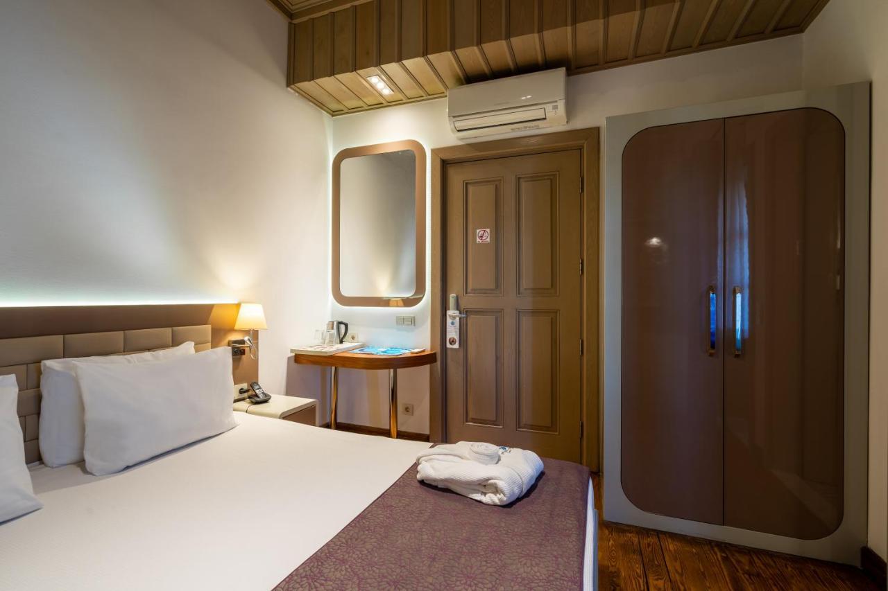 Standard Double Room Side Sea View