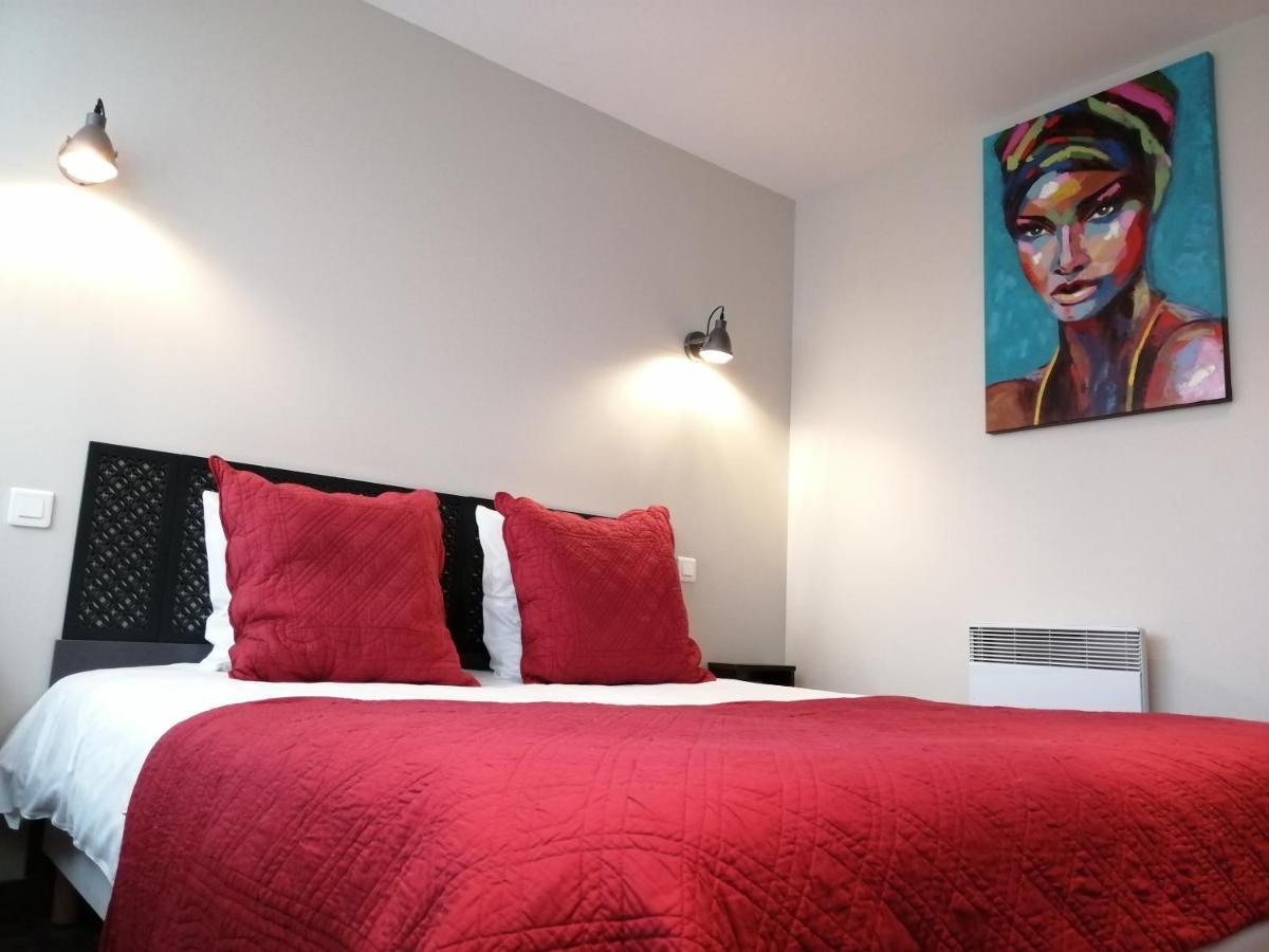 Two-Bedroom Apartment,1053565279:JPEG