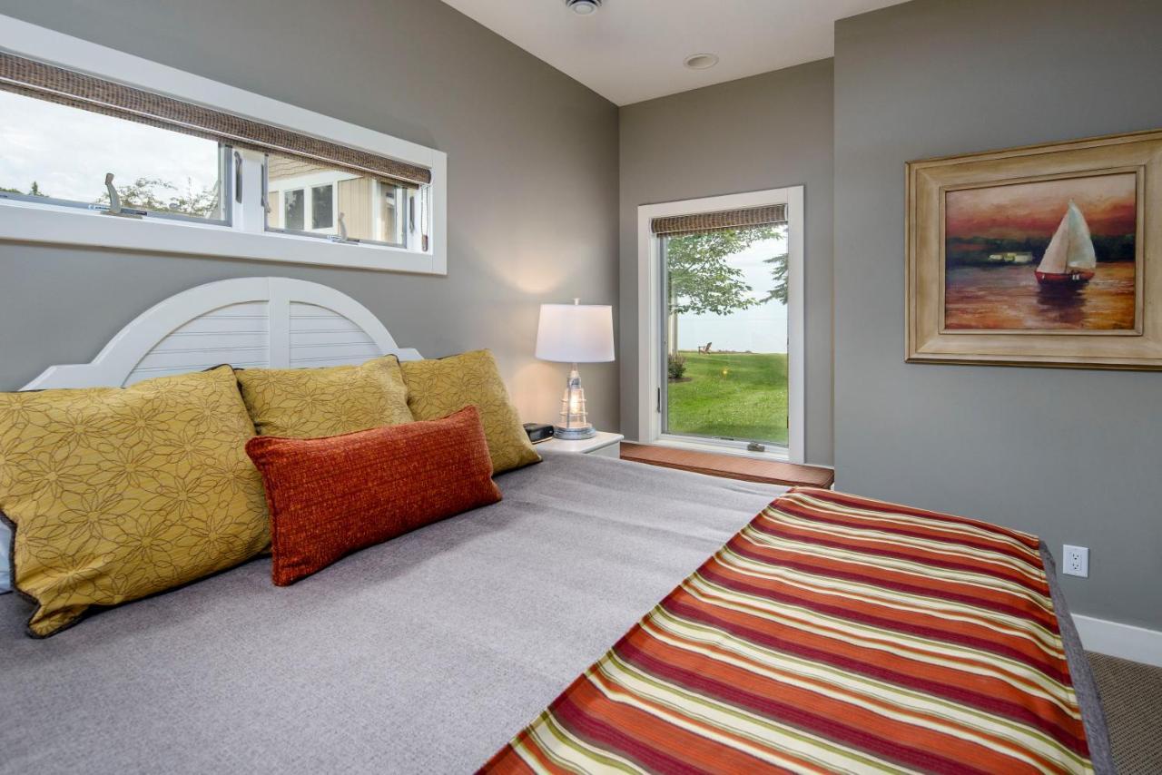 Family Room Lake View