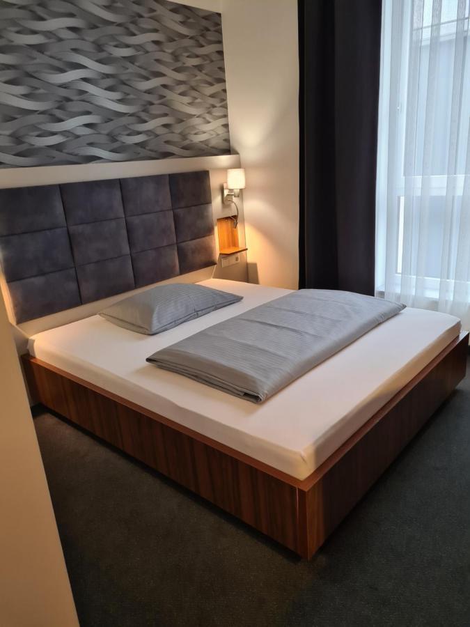 Single Room,1589318847:JPEG