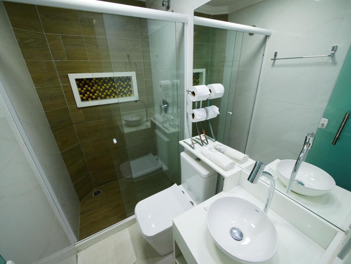Master Duplo Twin com Varanda Vista Piscina