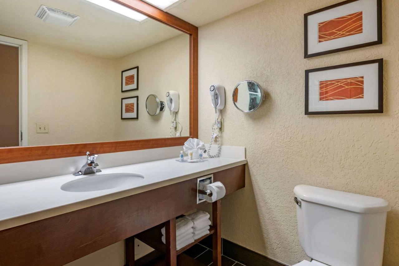 Queen Suite with Two Queen Beds