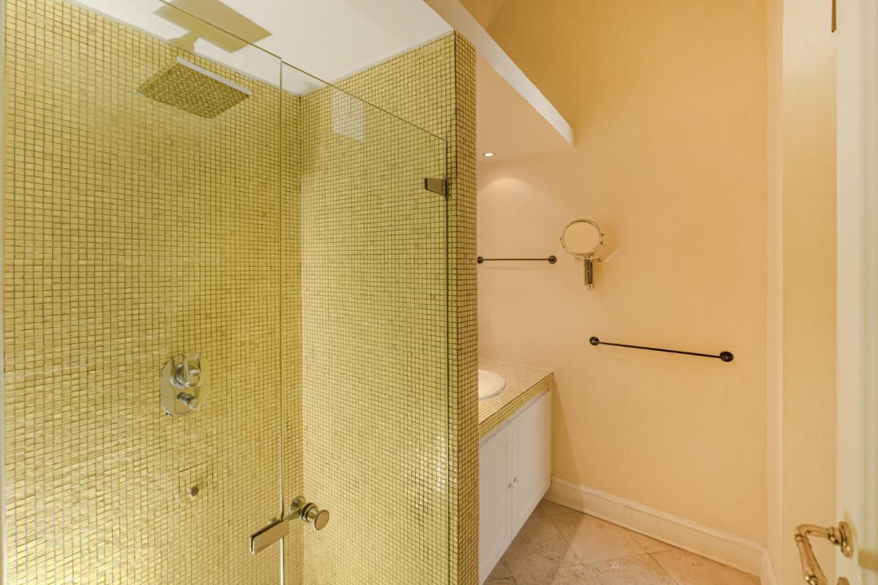 Queen Suite