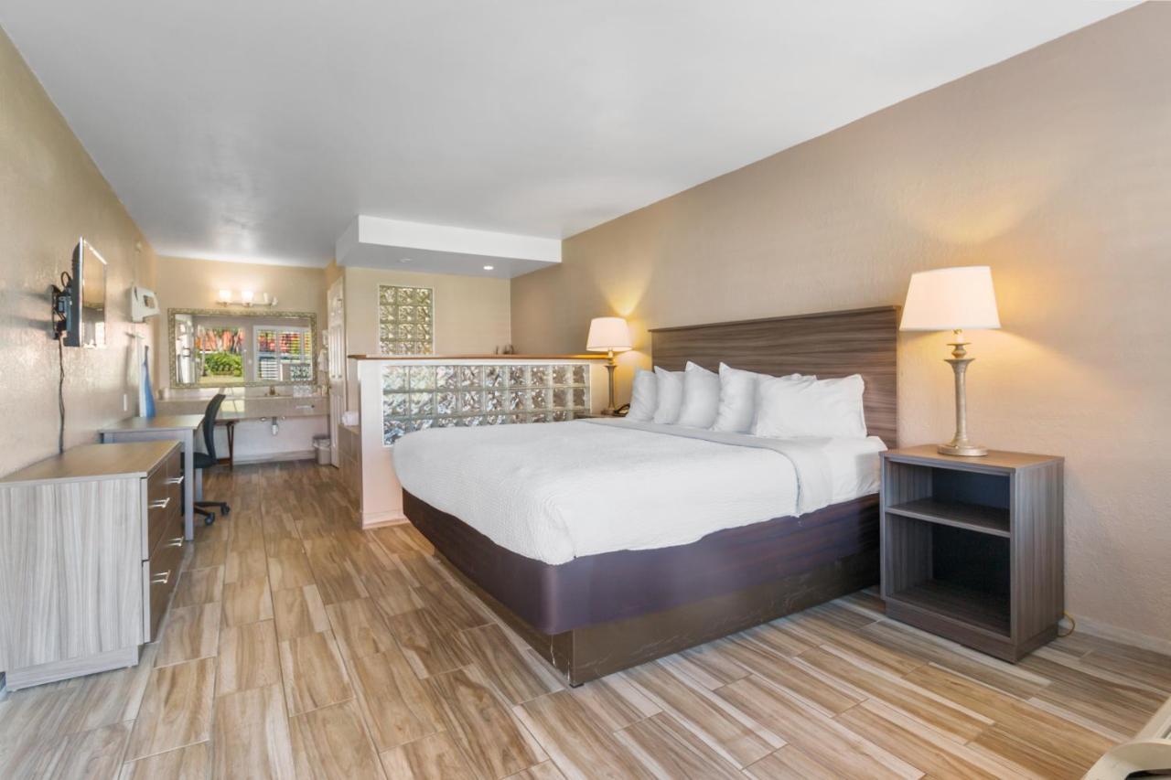 One-Bedroom Suite,1705614143:JPEG
